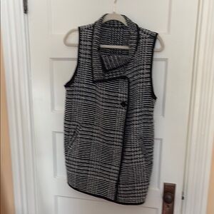 Chic Black and White Sleeveless Vest. No brand. One size.